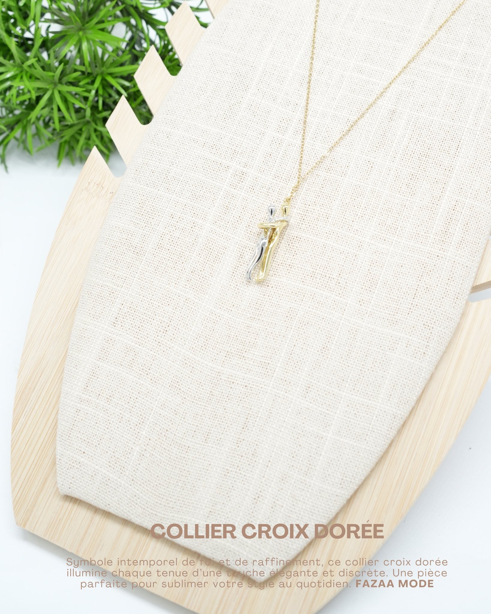 Collier croix dorée