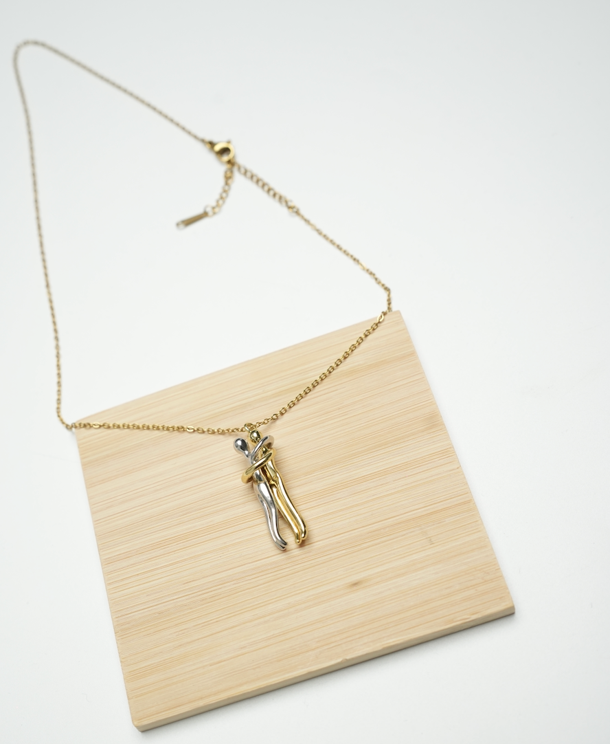 Collier croix dorée