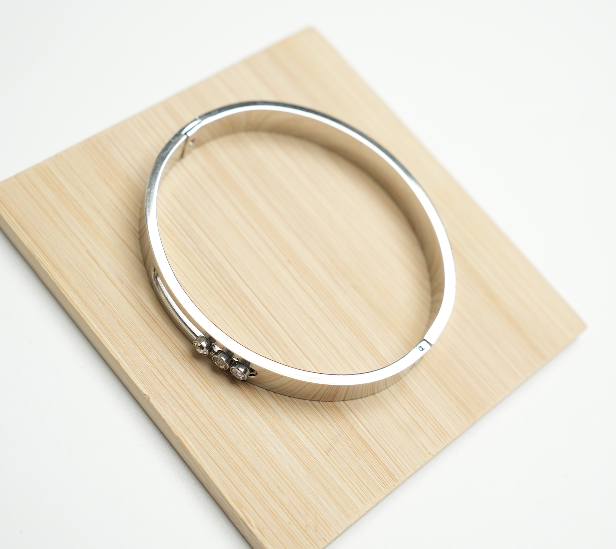 Bracelet Manchette Bangle – Style Contemporain