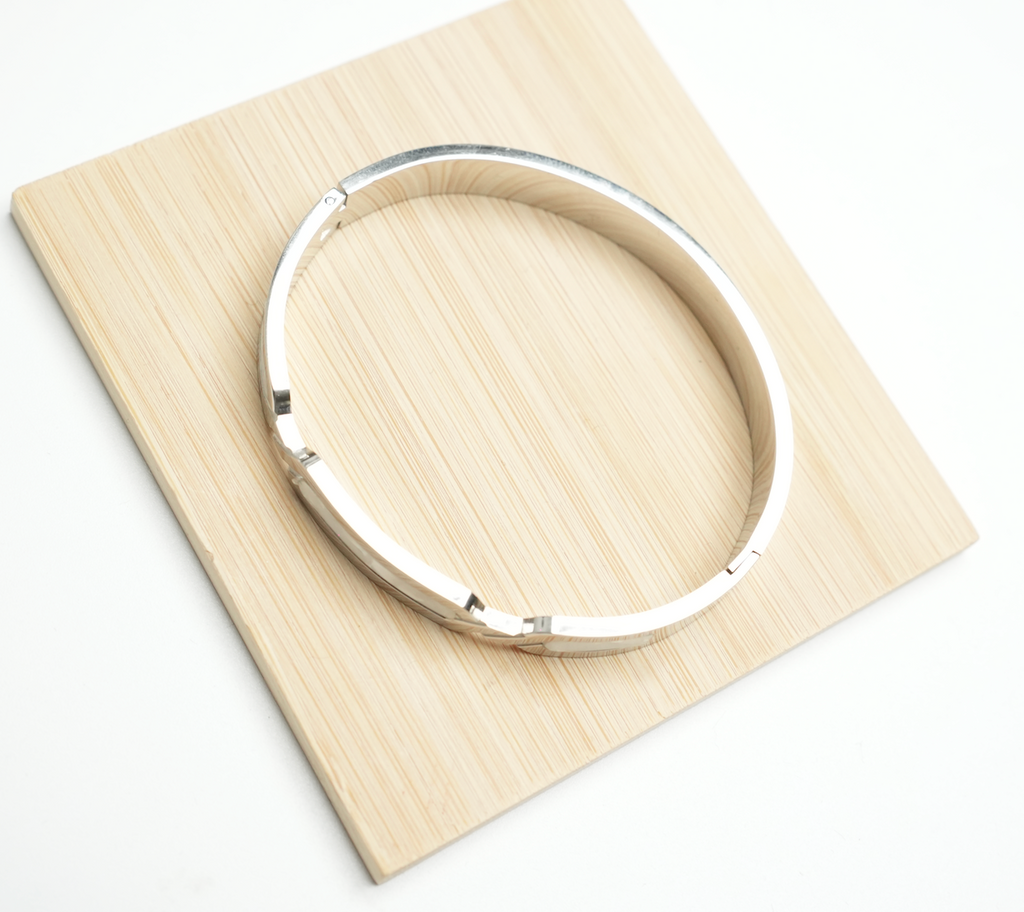 Bracelet Manchette Élégance Contemporaine