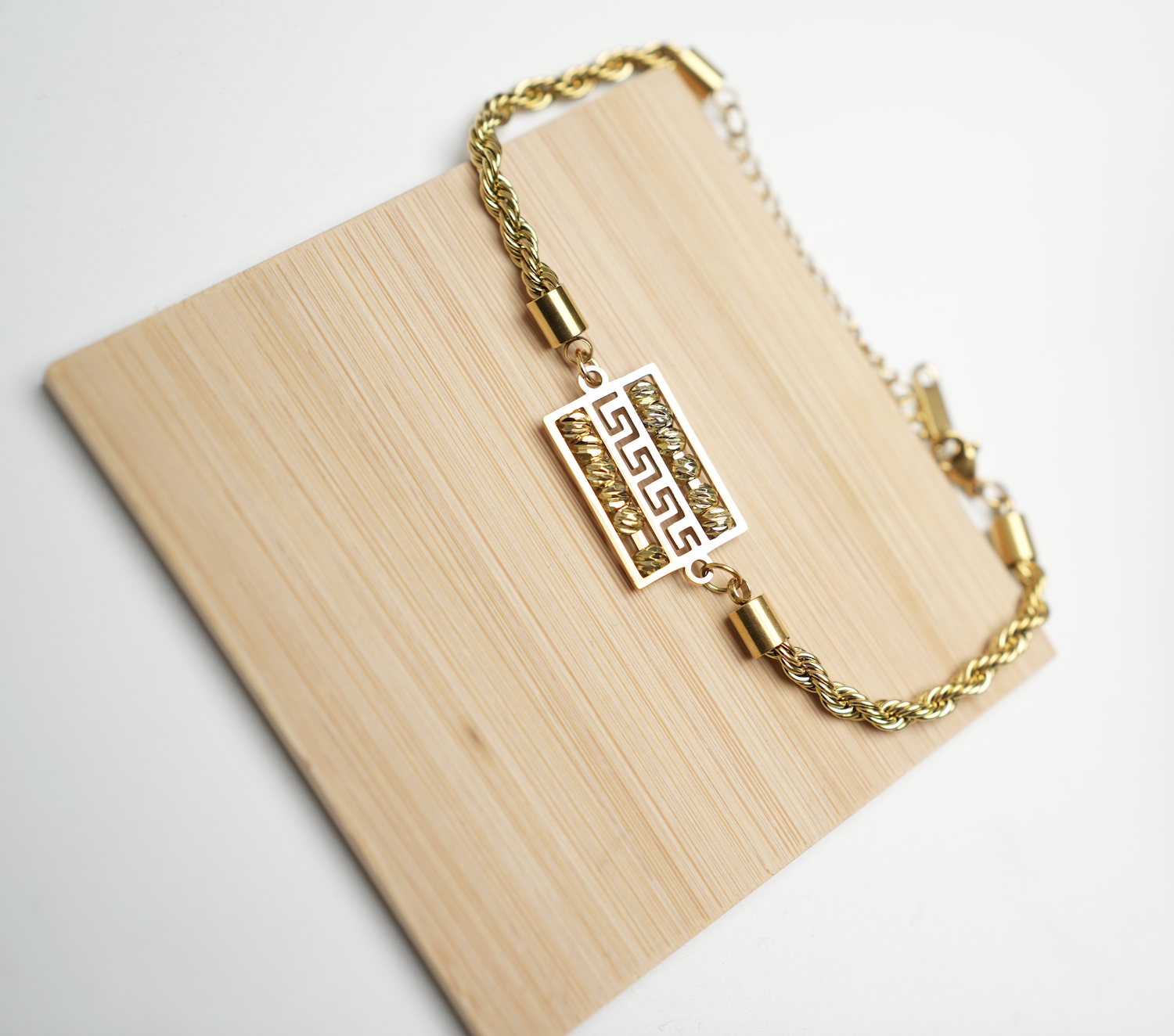 Bracelet V Luxe – Élégance Moderne