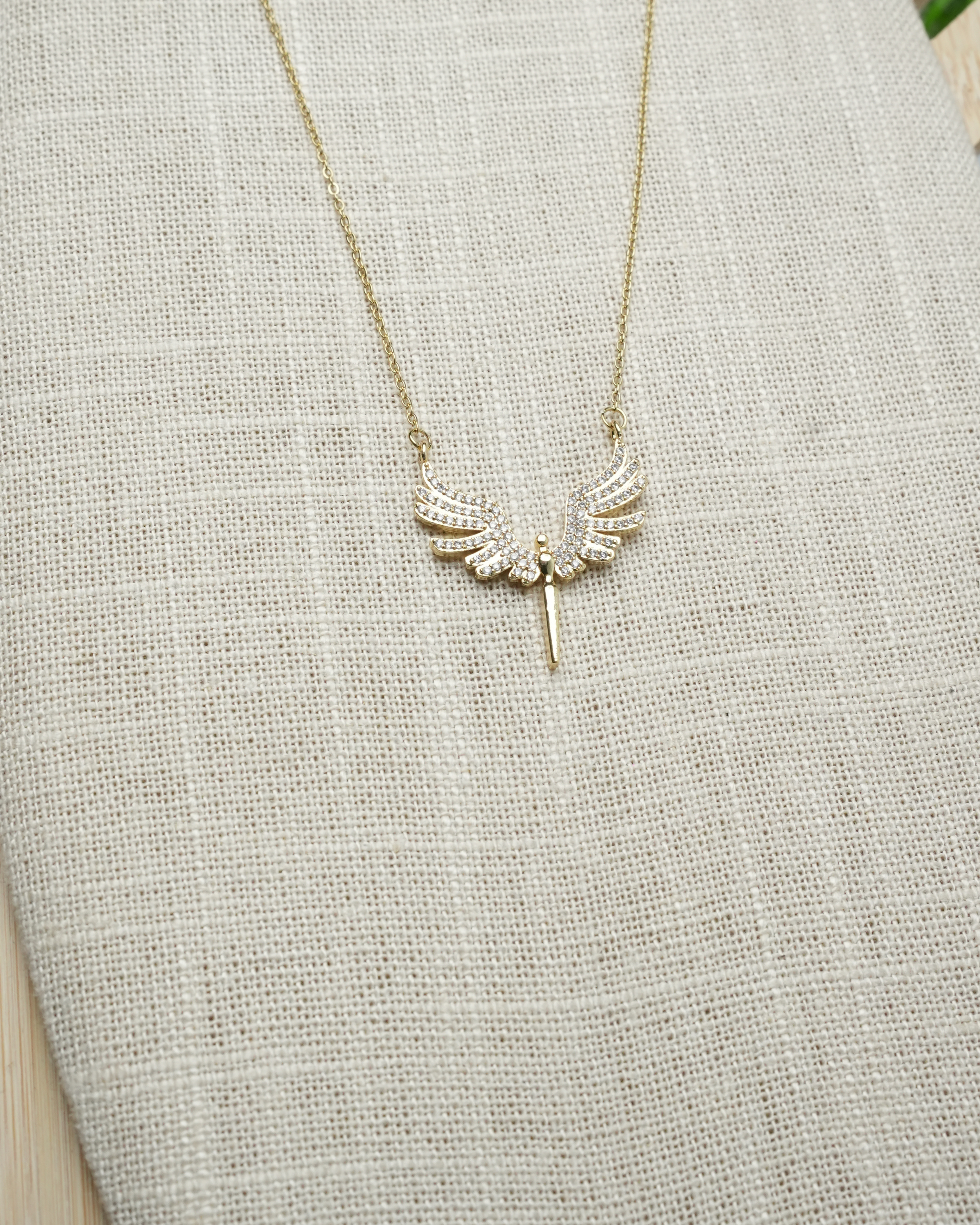 Collier ailes dorée