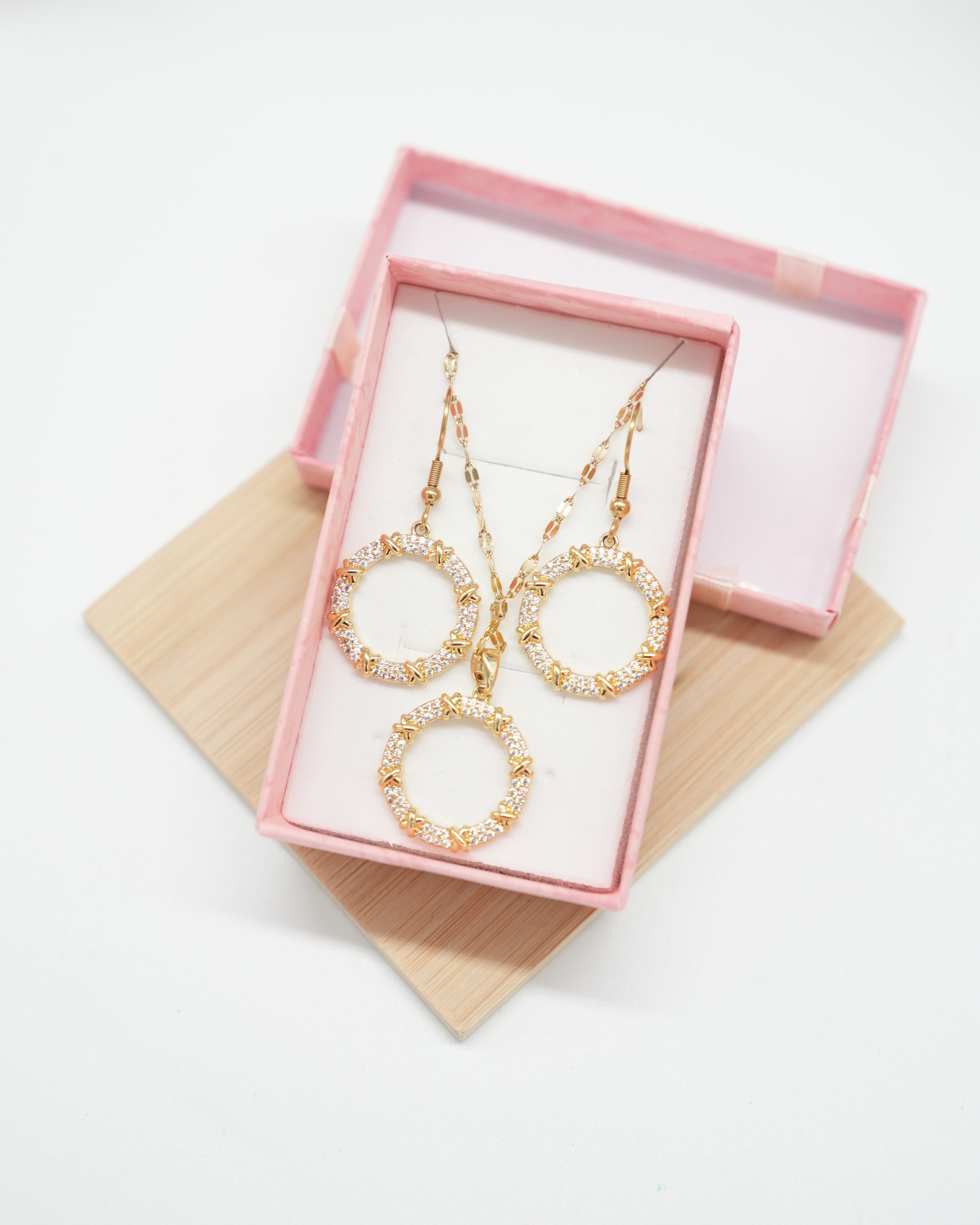 Collier Inoxydable – Cercle Élégant (Gold)