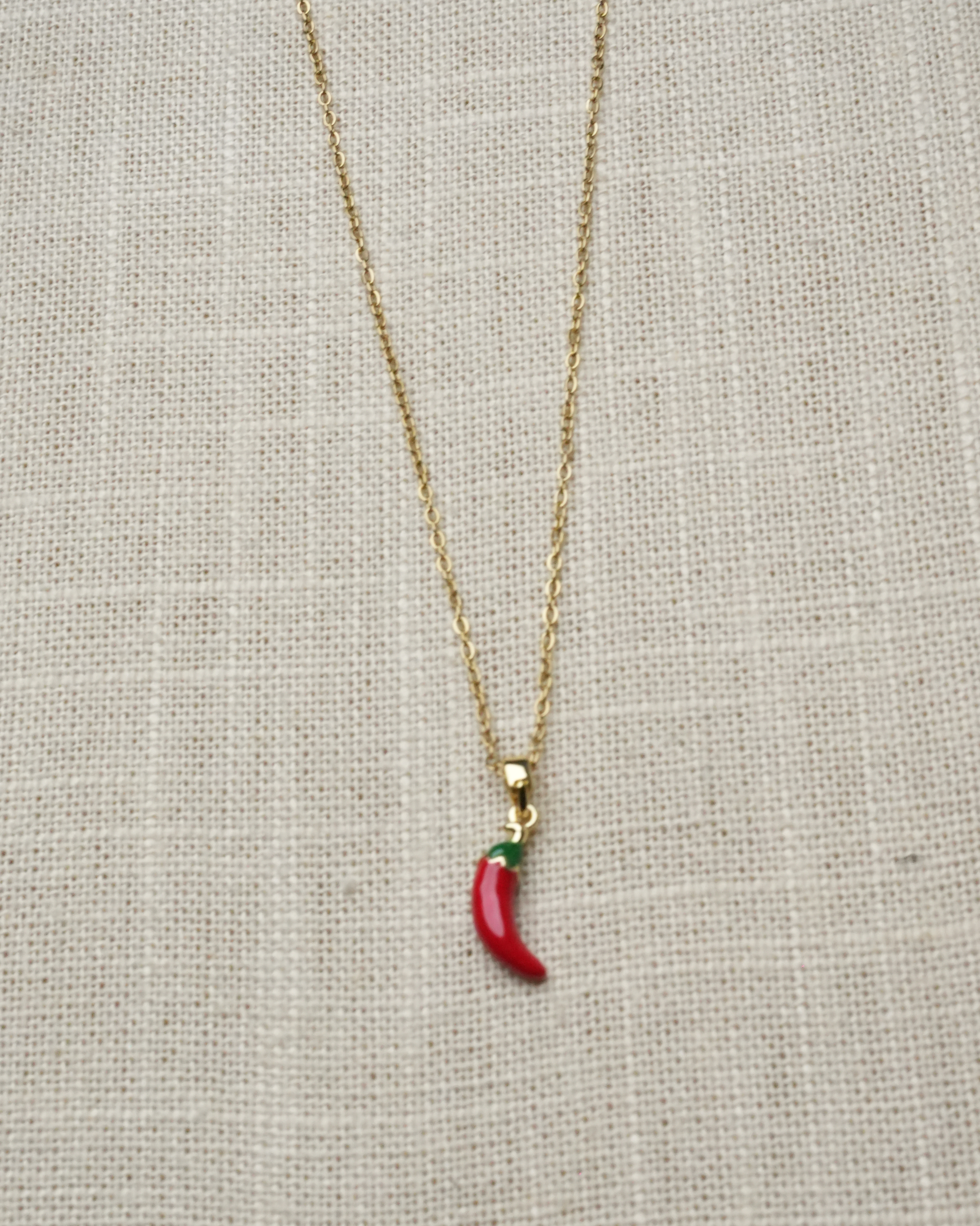 Collier Piment Rouge – Porte-Bonheur – Inox Doré